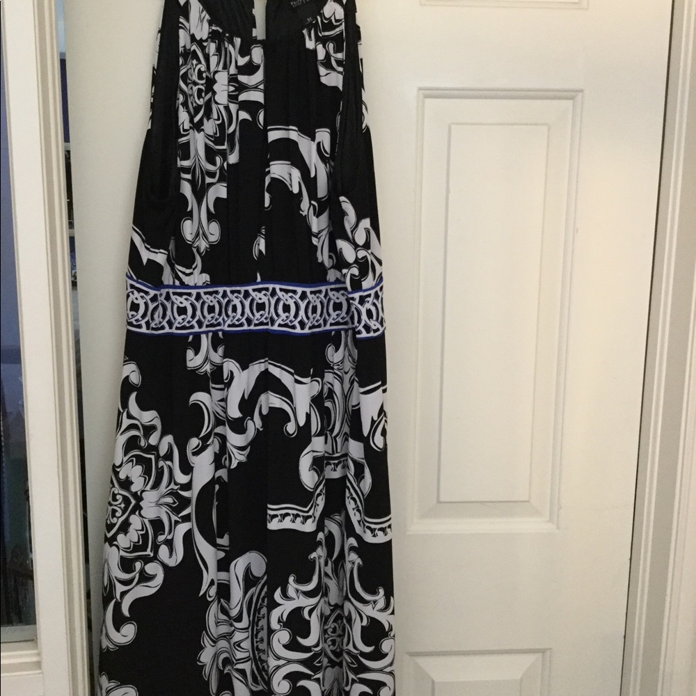 Keyhole attractive paisley dress